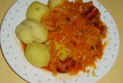 troskinti-kopustai-pomidoru-padaze.jpg