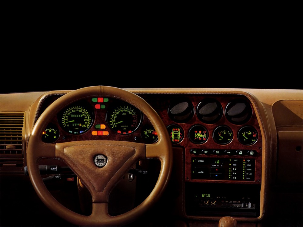 lancia_thema_8.32_18