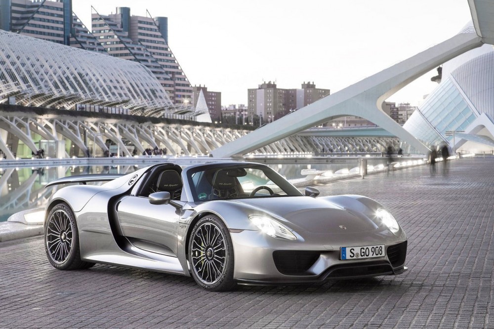 2-Porsche-918-Spyder