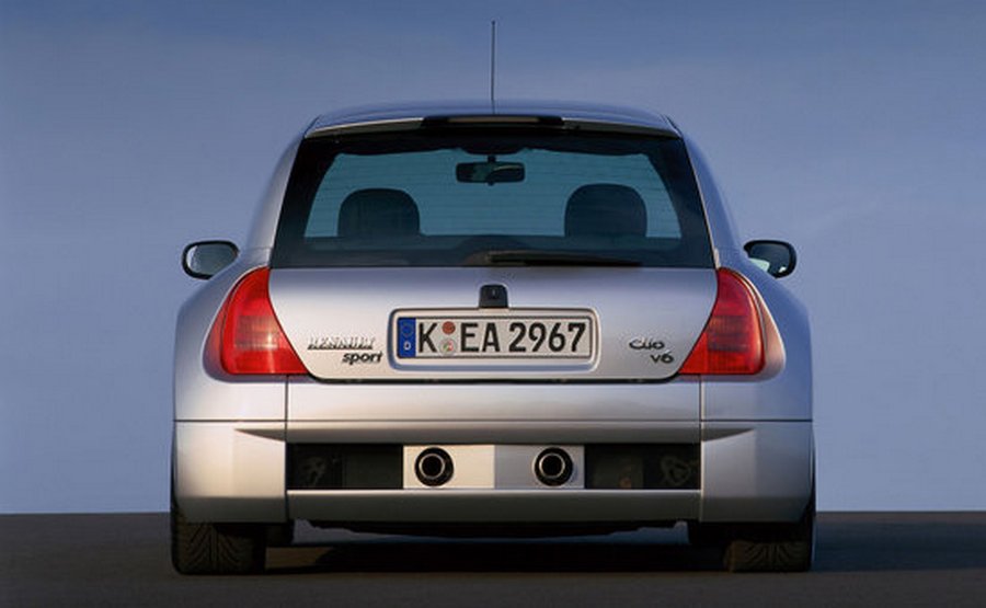 renault-clio-renault-sport-v6-silver-rear