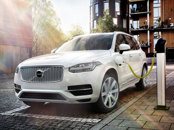 <a href='https://www.autobilis.lt/skelbimai/naudoti-automobiliai/volvo' target='_blank' class='phrase'>Volvo</a> XC90