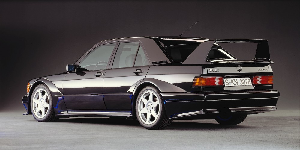 <a href='https://www.autobilis.lt/skelbimai/naudoti-automobiliai/mercedes-benz' target='_blank' class='phrase'>Mercedes-Benz</a> Typ 190 E 2.5-16 Evolution II