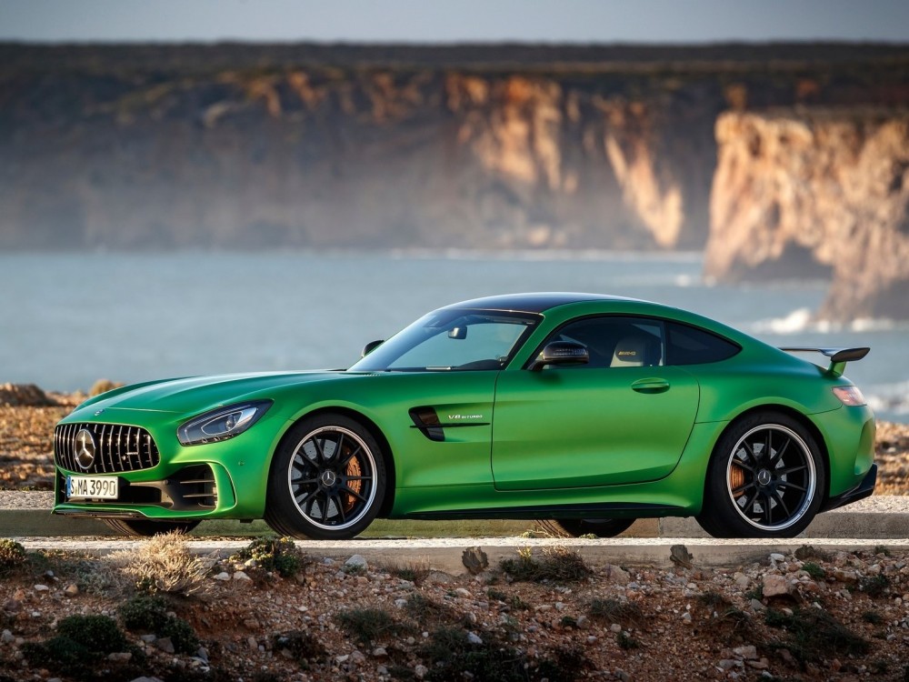 <a href='https://www.autobilis.lt/skelbimai/naudoti-automobiliai/mercedes-benz' target='_blank' class='phrase'>Mercedes-Benz</a> AMG GT R