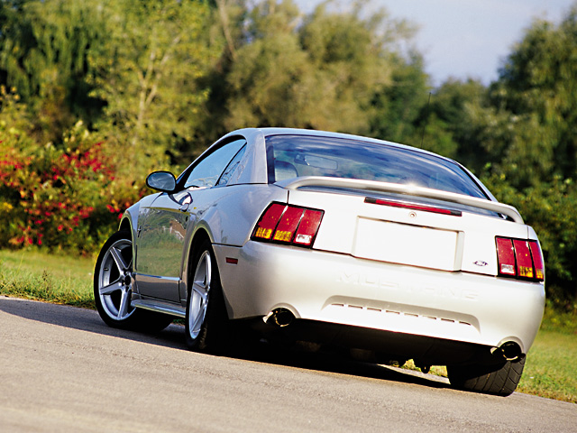 Ford Mustang V10 (1)