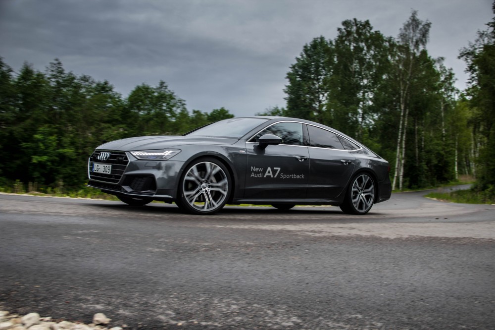 Palyginamasis testas: Audi A7 Sportback prieš Mercedes-Benz CLS