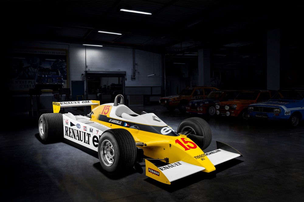 RENAULT F1 RS 10