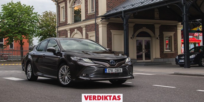 Toyota Camry Verdiktas su nuotrauka