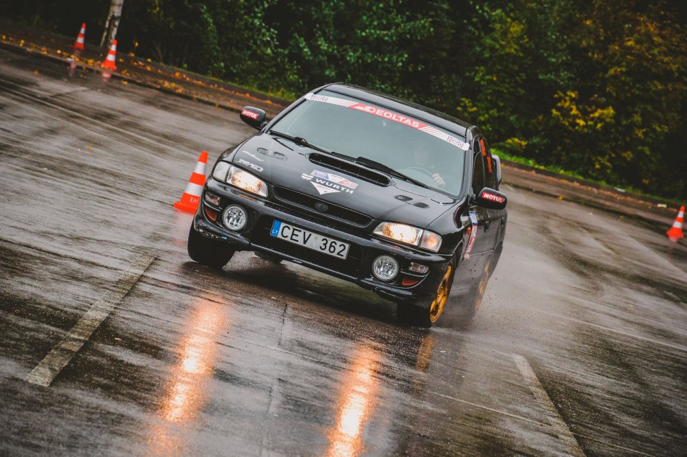 <a href='https://www.autobilis.lt/skelbimai/naudoti-automobiliai/subaru' target='_blank' class='phrase'>Subaru</a> Impreza