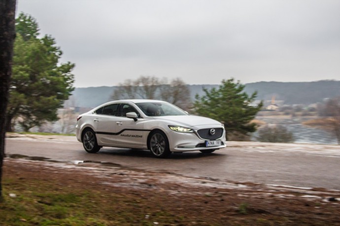 Palyginamasis testas: Mazda 6 prieš Peugeot 508