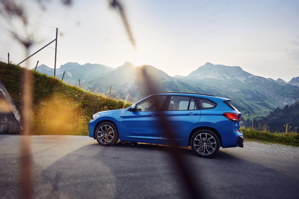 Hibridiniai BMW X1 ir BMW X2