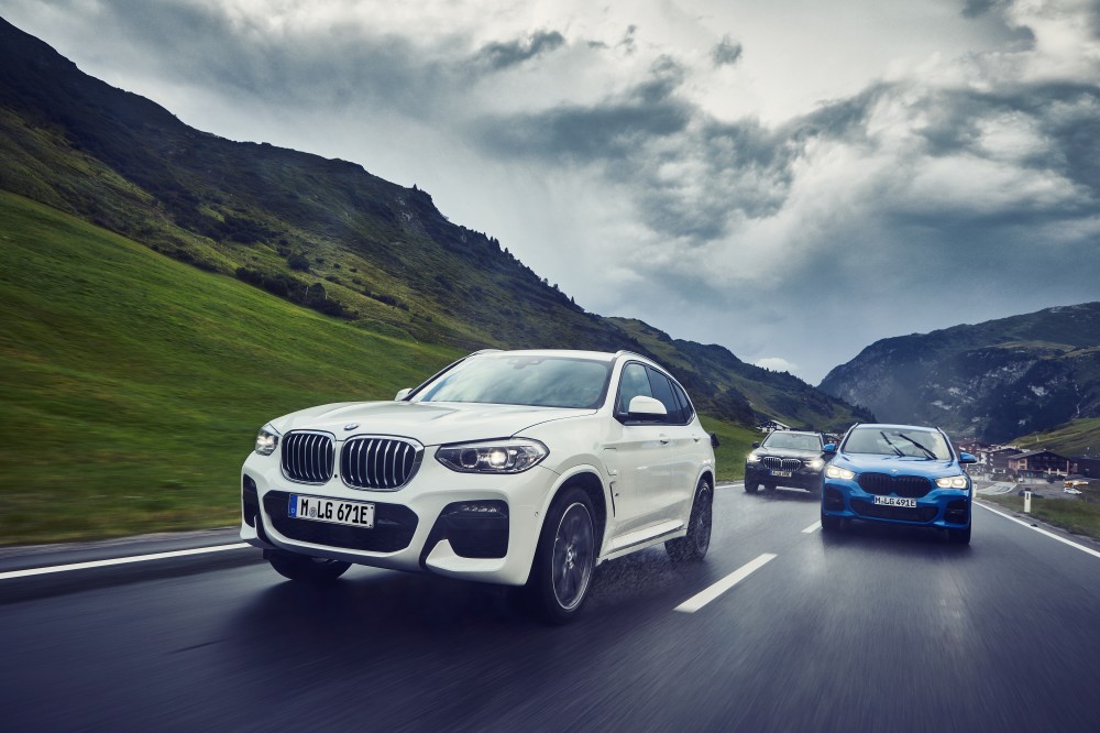 Hibridiniai BMW X1 ir BMW X2