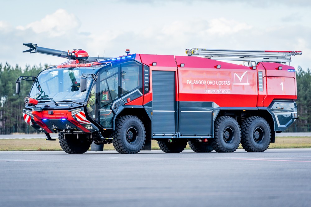 Naujas Palangos oro uosto automobilis - Rosenbauer Panther