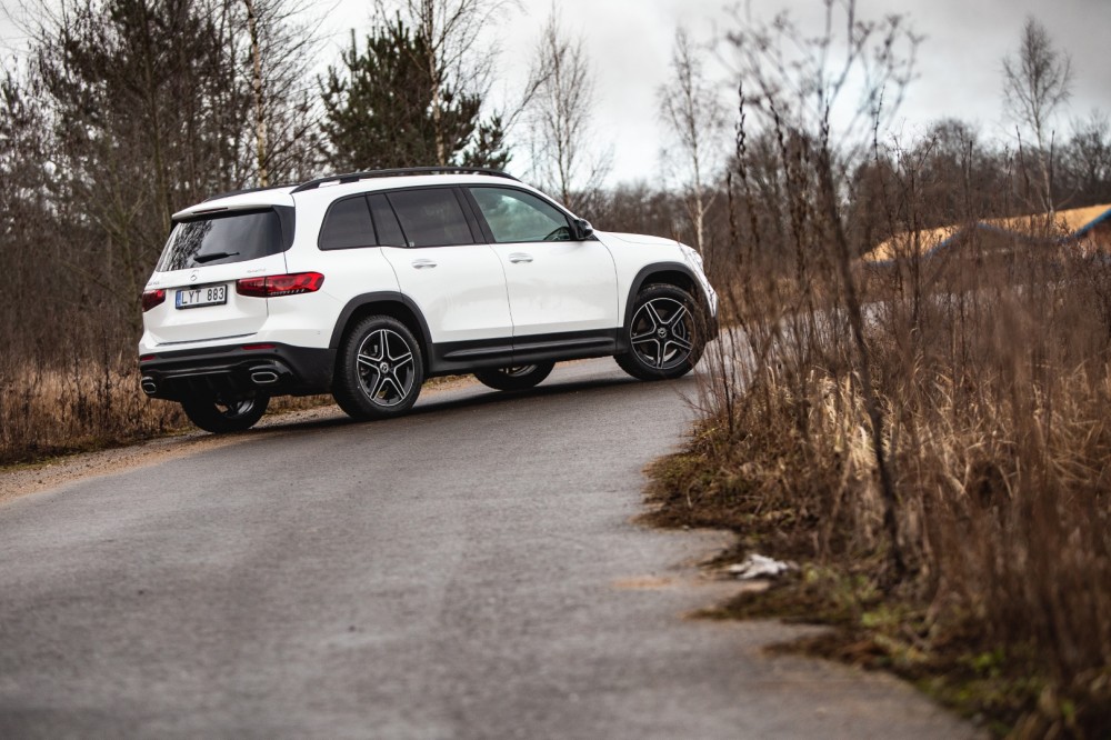 Septynių vietų Mercedes-Benz GLB krosoveris