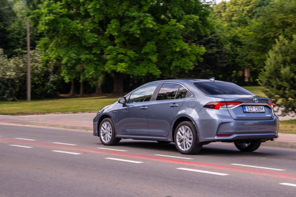 Toyota Corolla 1.8 Hybrid Luxury Plus