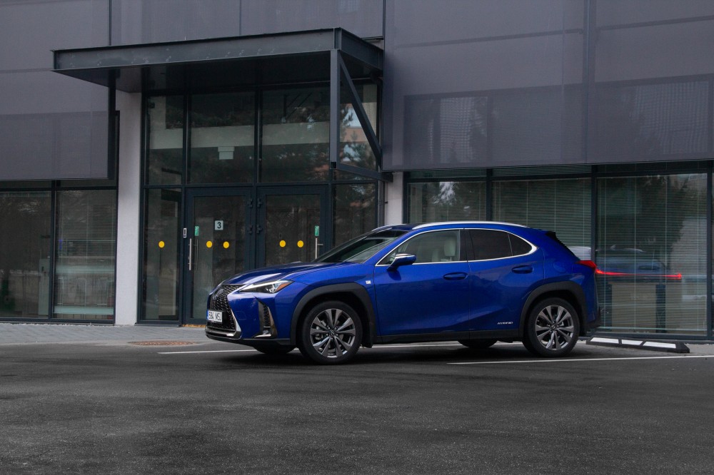 Lexus UX250h atsiliepimai