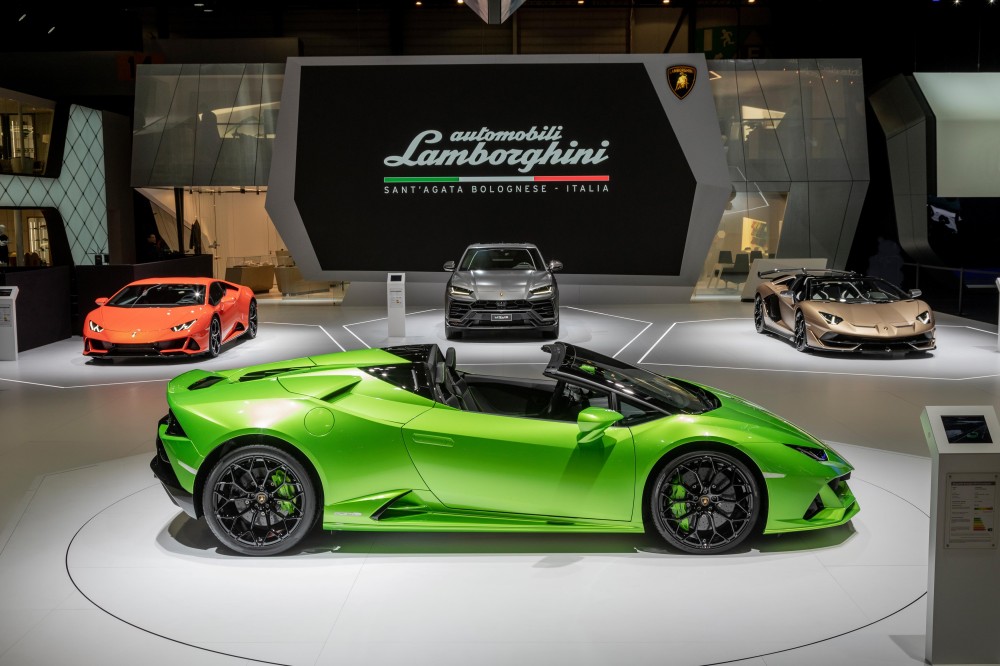 Ženevos automobilių parodoje pristatytas Lamborghini Huracán EVO Spyder