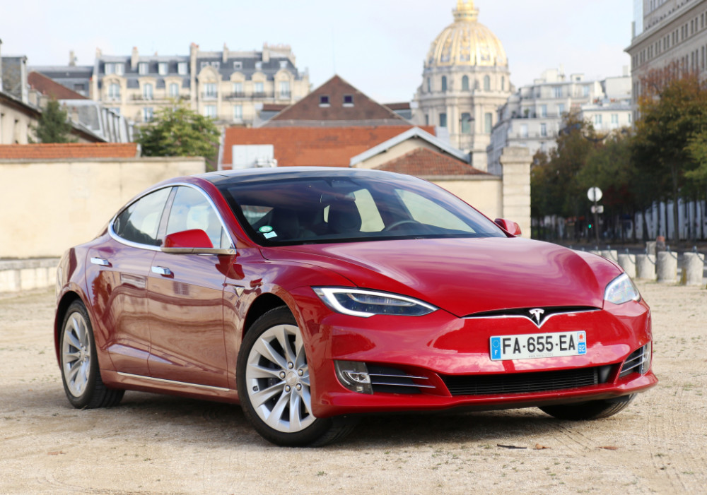 Elektrinis <a href='https://www.autobilis.lt/skelbimai/naudoti-automobiliai/tesla' target='_blank' class='phrase'>Tesla</a> Model S