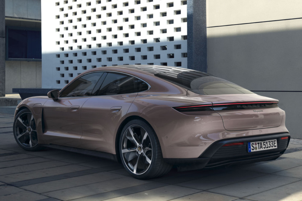 Elektrinis Porsche Taycan