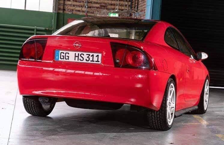 Antros kartos Opel Calibra kupė