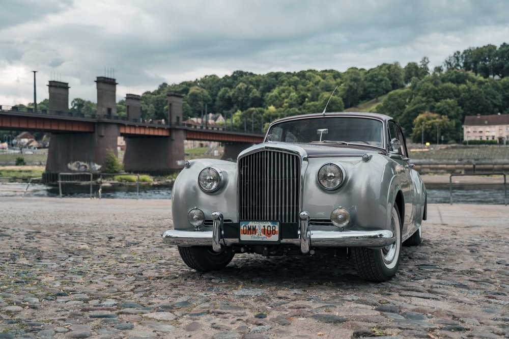 Bentley S2