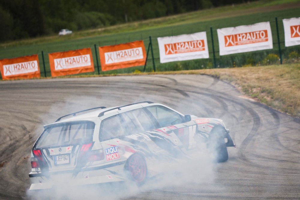 Drift Matsuri“ – tai gilias japoniškas šaknis turinti šonaslydžio šventė