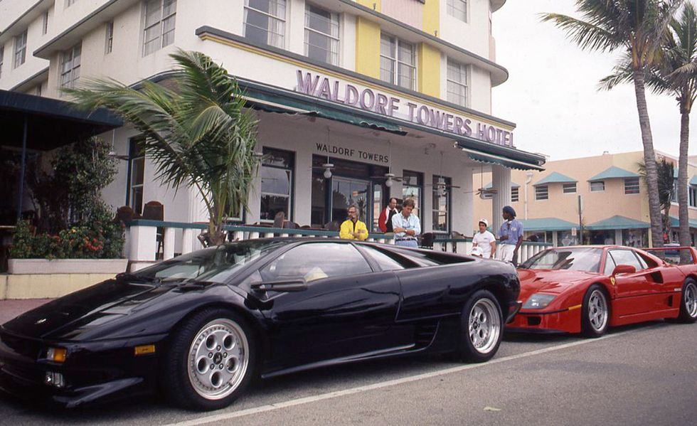 Lamborghini Diablo vs Ferrari F40