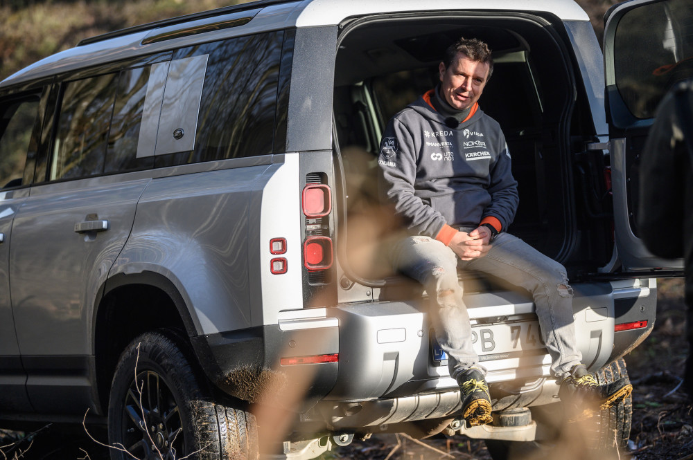 Land Rover Defender