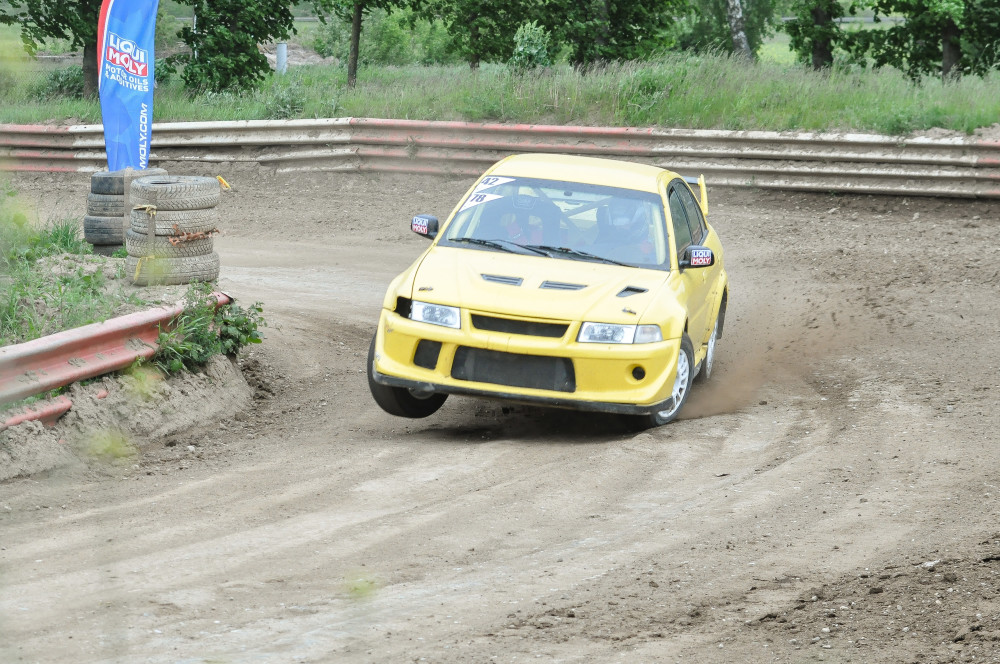 Tai pirmasis „Gravel Challenge 2021“ etapas šiemet. „Subaru“ vairuotojai ir kitų gamintojų automobilius vairuojantys autosporto gerbėjai trasoje susitiks birželio 26-ą dieną. Viena aktyviausių automobilių bendruomenių Lietuvoje – „Subaru Klubas“ kviečia žiūrovus į Marijampolės auotokroso trasą.