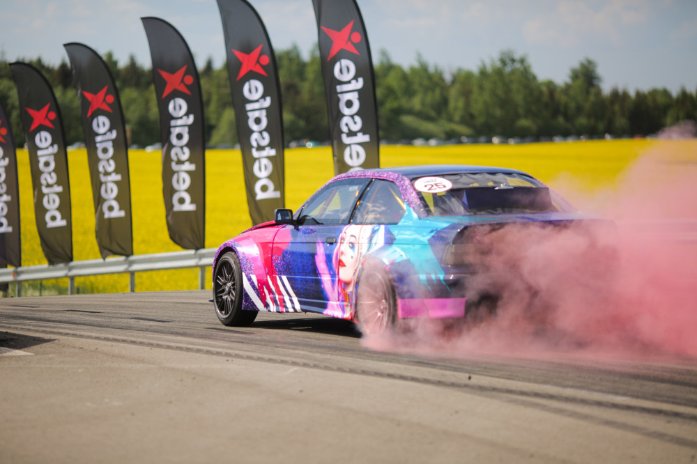 Kuršėnuose, Šiaulių Darbo rinkos mokymo centro autodrome, vyks Lietuvos ir Baltijos šalių „drifto“ čempionatai bei gausybę nerealių vaizdų žiūrovams padovanosianti šonaslydžio šventė „Matsuri“.