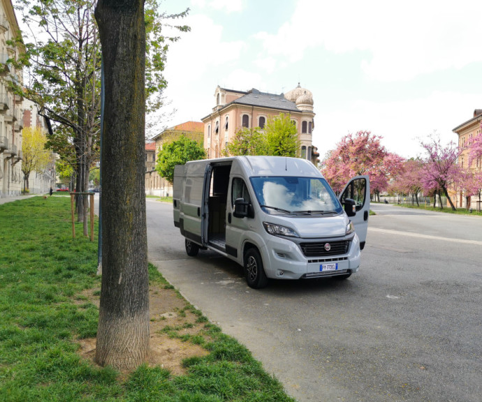 Lietuvoje pradedami vykdyti išankstiniai užsakymai naujais, pilnai elektriniais „Fiat E-Ducato“. Anot „Fiat” atstovų Lietuvoje, pirmieji elektriniai „E-Ducato“ jau pakeliui į Lietuvą, tad šalies atstovybėse bus pristatyti už kelių savaičių.