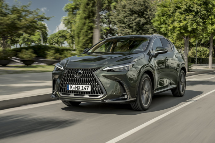 2022 m. <a href='https://www.tv3.lt/rubrika/naujienos/lietuva' target='_blank' class='phrase'>Lietuvoje</a> pasirodysiantis „Lexus NX“ bus siūlomas su dviejų tipų hibridinėmis jėgainėmis