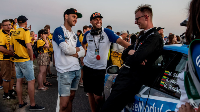 „BMW 325 CUP“ čempionu tapęs Karolis Jovaiša: „Lenktynėse svarbiausia artima kova“ 