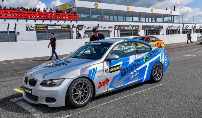 „BMW 325 CUP“ čempionu tapęs Karolis Jovaiša: „Lenktynėse svarbiausia artima kova“ 