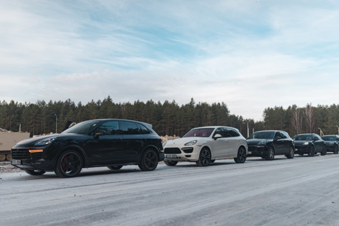 „Porsche“ automobilių entuziastai Lietuvoje susikūrė savo mažąjį Dakarą