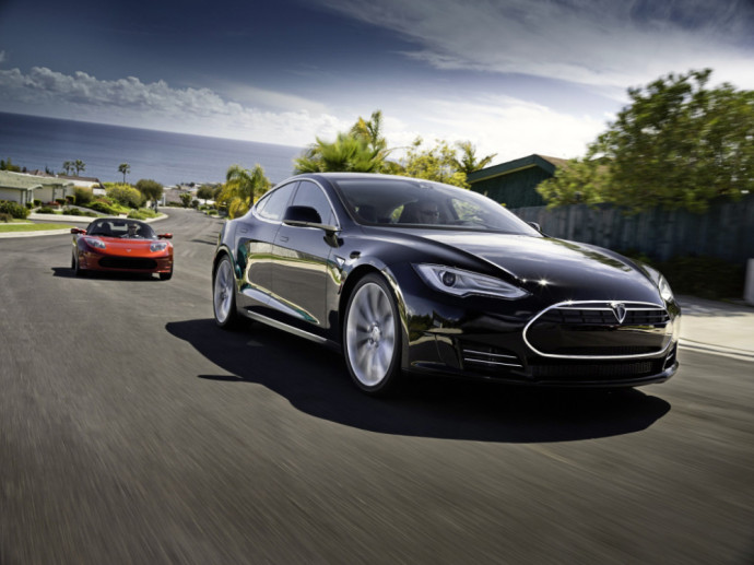 <a href='https://www.autobilis.lt/skelbimai/naudoti-automobiliai/tesla' target='_blank' class='phrase'>Tesla</a> Model S