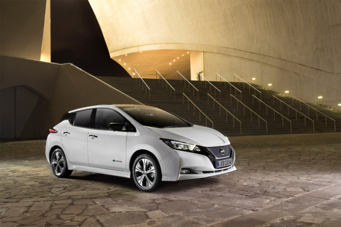 <a href='https://www.autobilis.lt/skelbimai/naudoti-automobiliai/nissan' target='_blank' class='phrase'>Nissan</a> Leaf