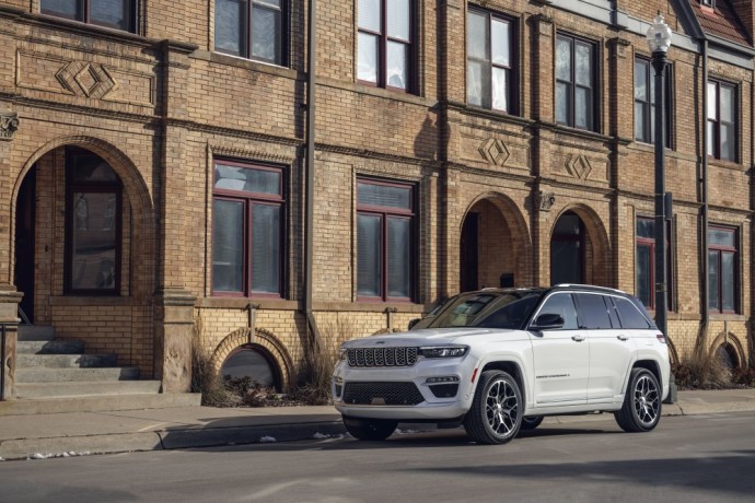 2022 Jeep Grand Cherokee Summit Reserve