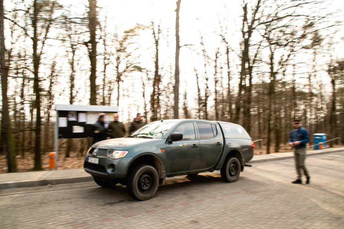 Lietuvos žurnalistų autoklubo surengta akcija  „Padovanok automobilį Ukrainai“