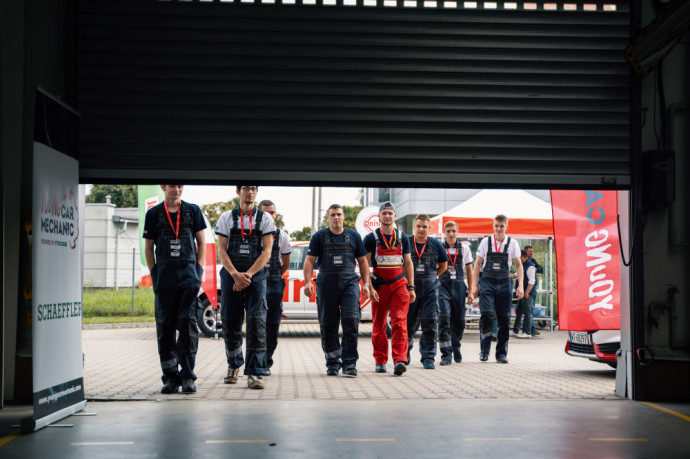 Kviečia į „Geriausio jaunojo automechaniko“ konkurso finalą: kiek yra stiprūs pasitikrins ne tik mokiniai, bet ir mokytojai