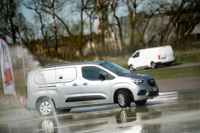 Patikrino komercinių automobilių galimybes: dydžiu lyg sunkvežimiai, bet valdomi lyg lengvieji