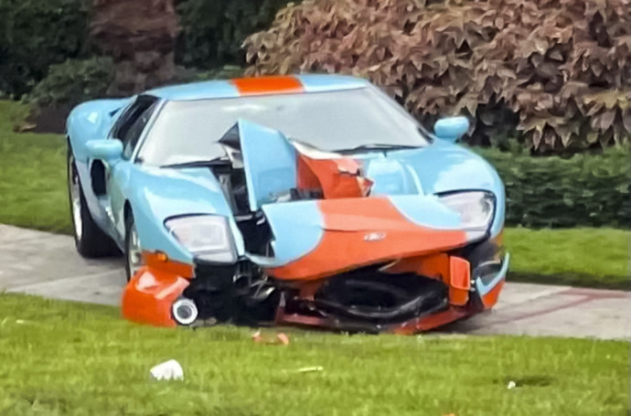 Brangų ir retą „Ford GT“ sudaužęs kolekcionierius pateko į avariją, nes nemokėjo elgtis su mechanine pavarų dėže 