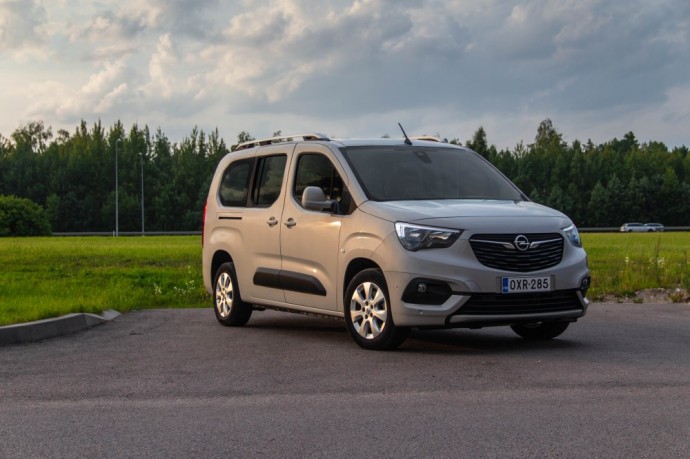 <a href='https://www.autobilis.lt/skelbimai/naudoti-automobiliai/opel' target='_blank' class='phrase'>Opel</a> Combo Life XL testas