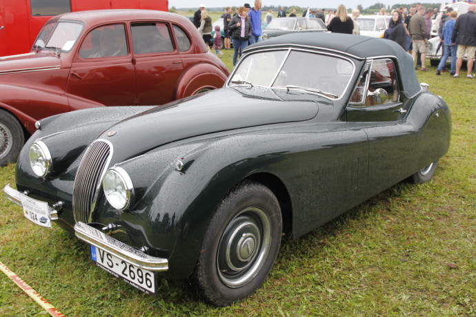 Tradicija tapusiame „Nesenstanti klasika“ – klasikinių automobilių demonstracija 