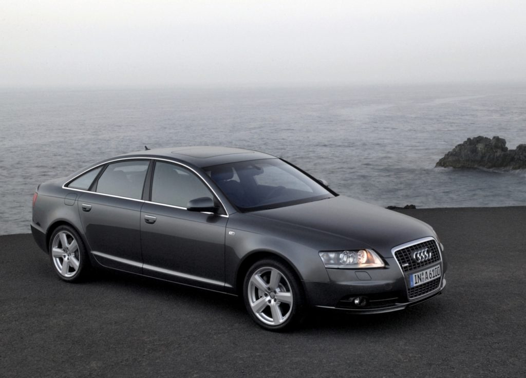 <a href='https://www.autobilis.lt/skelbimai/naudoti-automobiliai/audi' target='_blank' class='phrase'>Audi</a> A6 4.2 quattro S-Line