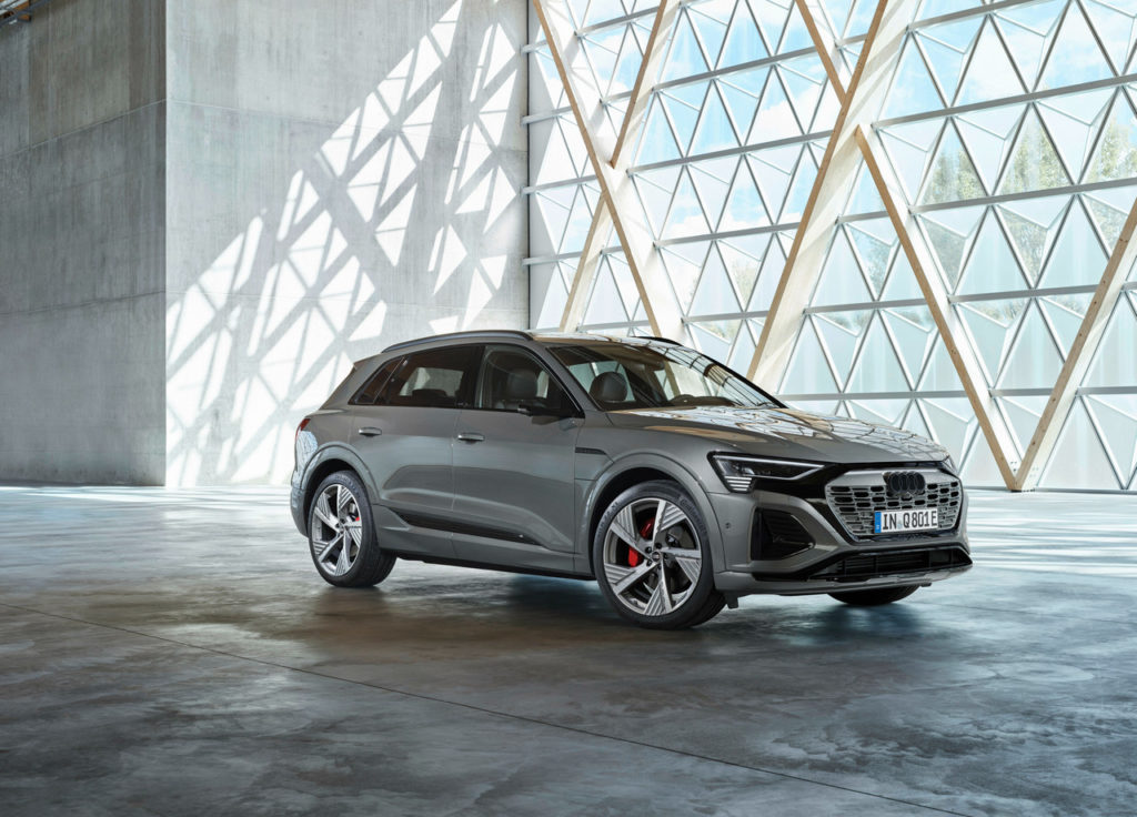 <a href='https://www.autobilis.lt/skelbimai/naudoti-automobiliai/audi' target='_blank' class='phrase'>Audi</a> Q8 e-tron quattro