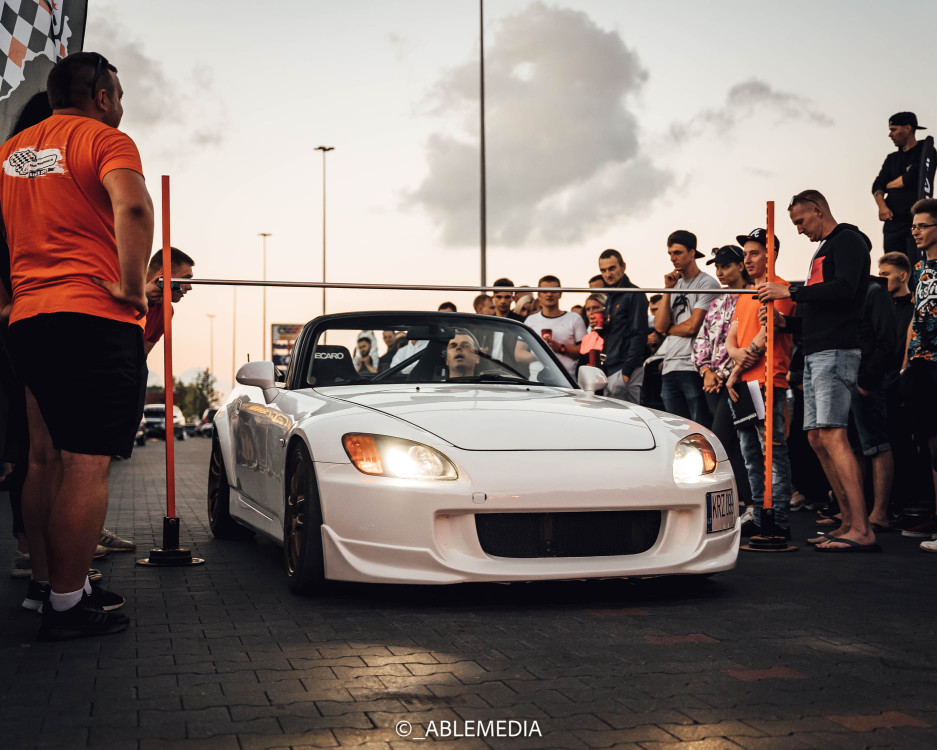 Retai sutinkamas Honda S2000