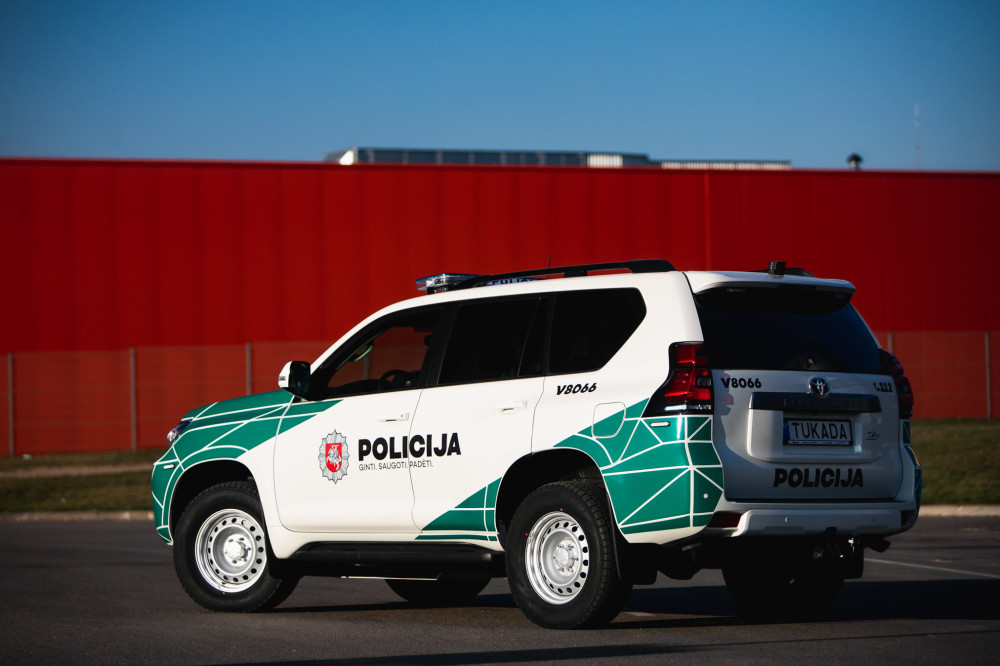 Lietuvos policijos automobilis – <a href='https://www.autobilis.lt/skelbimai/naudoti-automobiliai/toyota' target='_blank' class='phrase'>Toyota</a> Land Cruiser