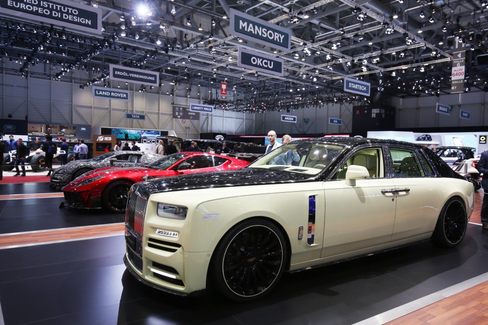 Mansory automobilių stendas Ženevos automobilių parodoje