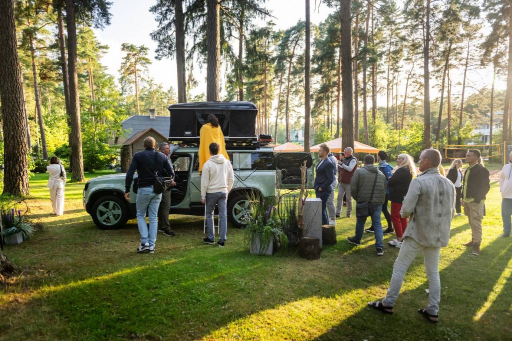 „1000 pasaulio stebuklų“ autorių sutiktuvės Lietuvoje