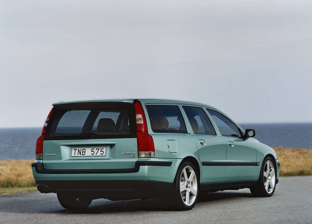 <a href='https://www.autobilis.lt/skelbimai/naudoti-automobiliai/volvo' target='_blank' class='phrase'>Volvo</a> V70 R